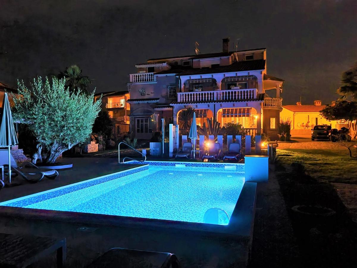 Apartment Villa Engel With Pool Poreč Eksteriør billede
