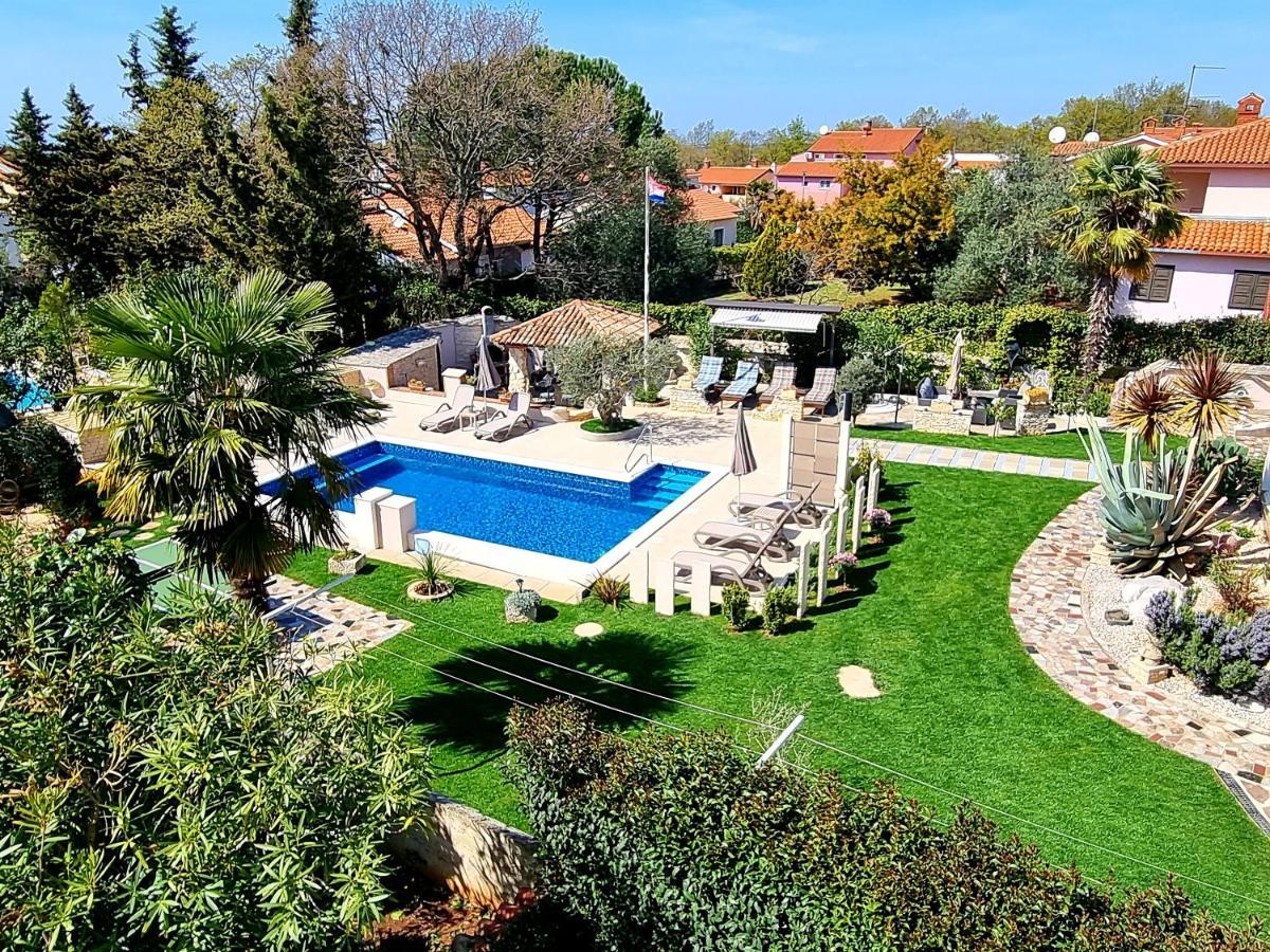 Apartment Villa Engel With Pool Poreč Eksteriør billede