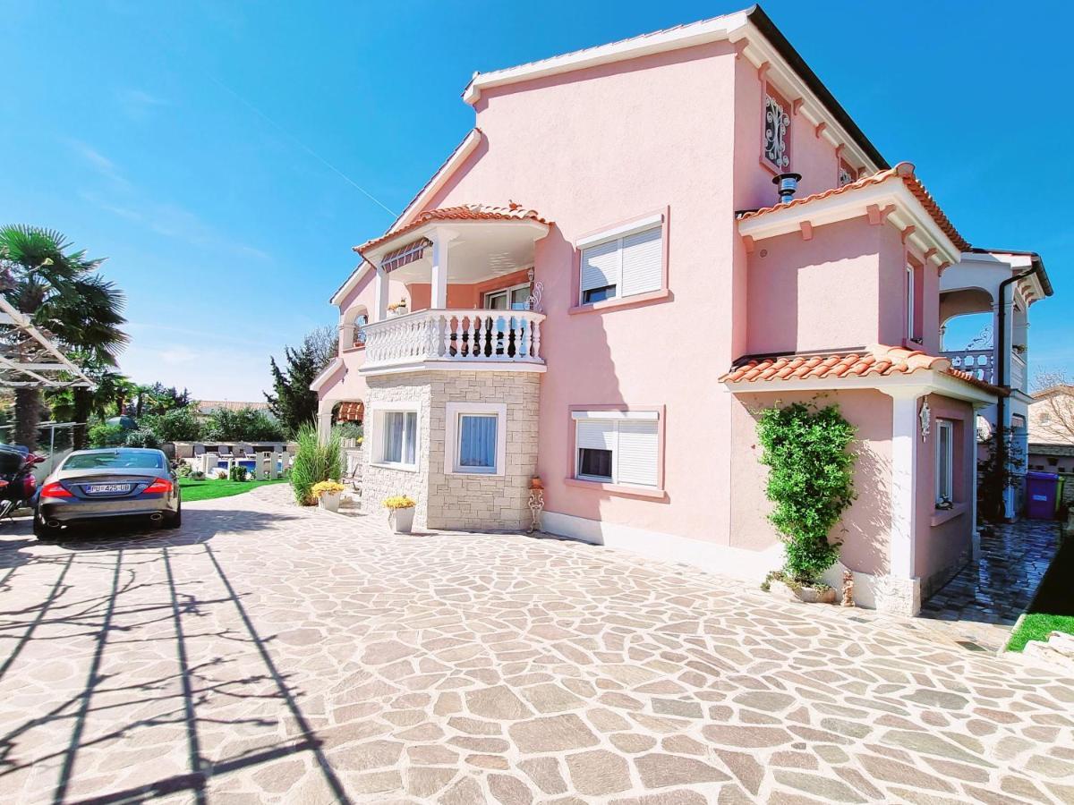 Apartment Villa Engel With Pool Poreč Eksteriør billede