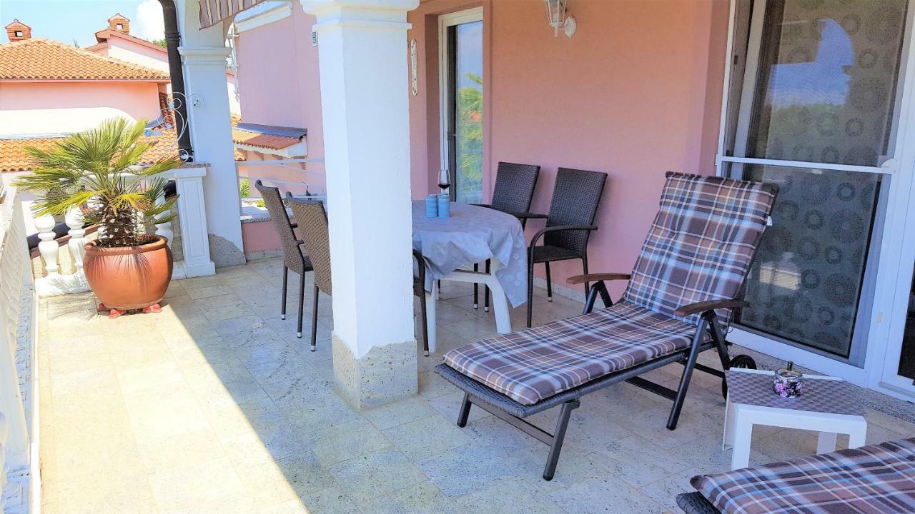 Apartment Villa Engel With Pool Poreč Eksteriør billede